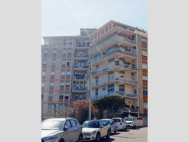 Appartamento in Vendita a Catania, 530'000&euro;, 340 m²