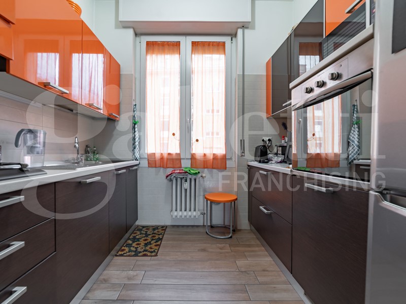 Bilocale in Vendita a Milano, 324'000&euro;, 65 m², arredato