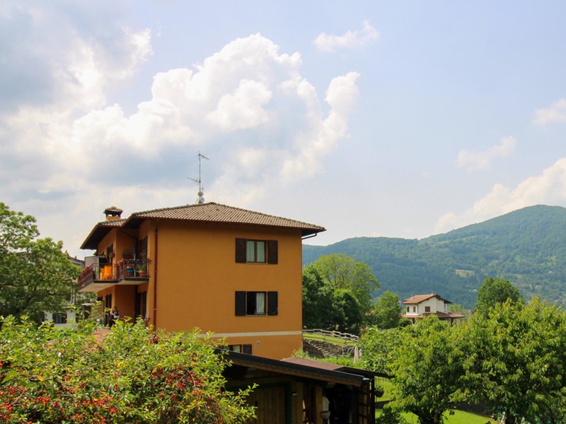 Appartamento in Vendita a Laino, 99'000&euro;, 78 m²