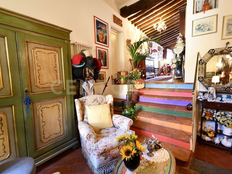 Appartamento in Vendita a Lucca, 425'000&euro;, 203 m², arredato