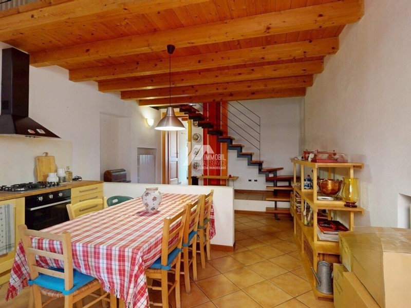 Bilocale in Vendita a Gardone Riviera, 198'000&euro;, 77 m²