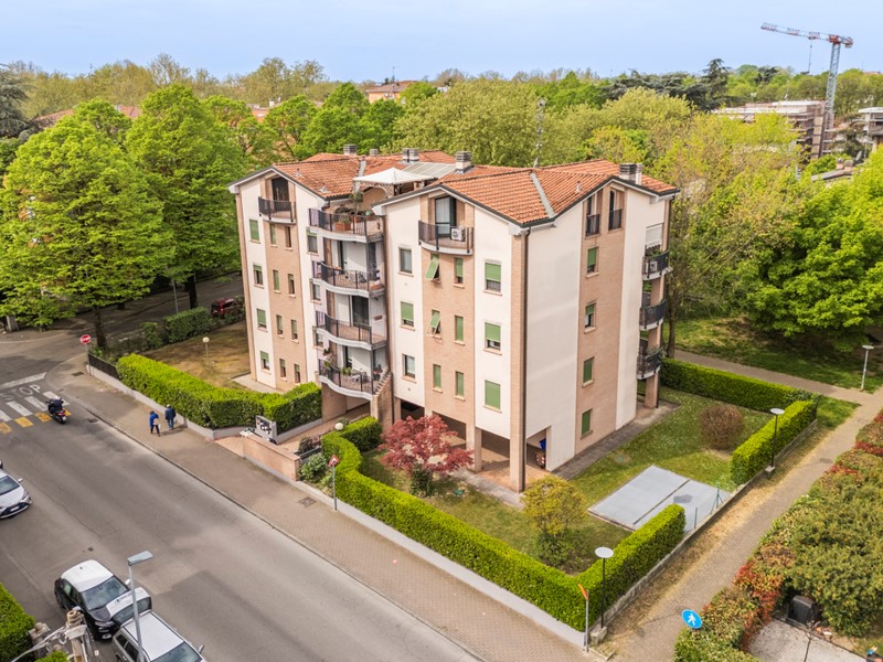 Appartamento in Vendita a Parma, zona Lubiana, 405'000&euro;, 110 m², arredato, con Box