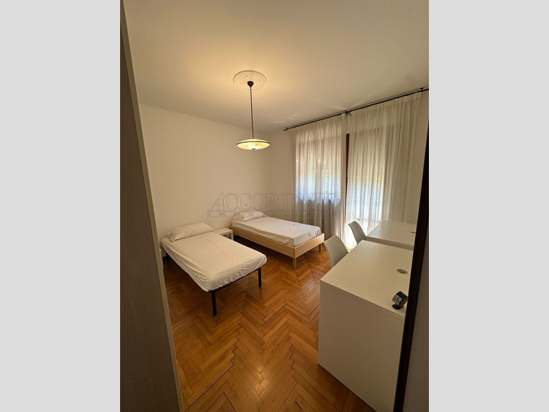Appartamento in Affitto a Padova, zona San Carlo, 1'200&euro;, 120 m², arredato