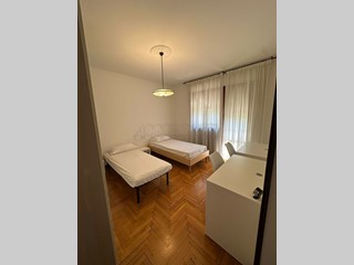 Appartamento in Affitto a Padova, zona San Carlo, 1'200&euro;, 120 m², arredato
