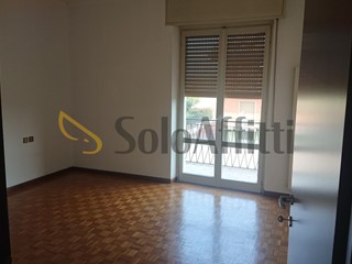 Trilocale in Affitto a Solaro, 690&euro;, 90 m², con Box