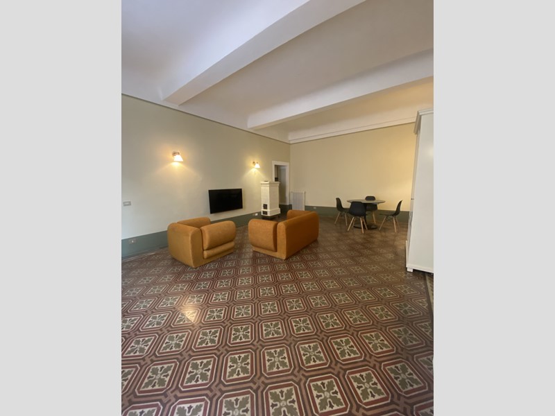 Appartamento in Affitto a Lucca, zona Centro Storico, 1'500&euro;, 100 m², arredato