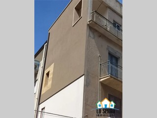 Appartamento in Vendita a Alcamo, 85'000&euro;, 185 m²