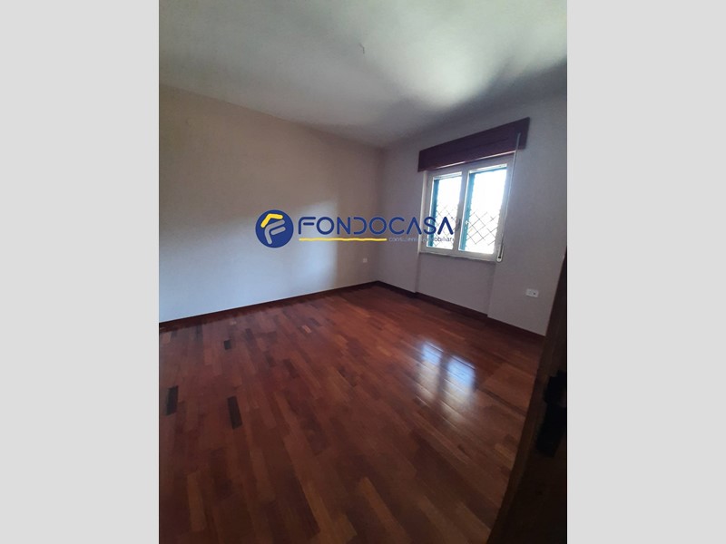 Trilocale in Affitto a Giugliano in Campania, 600&euro;, 90 m²