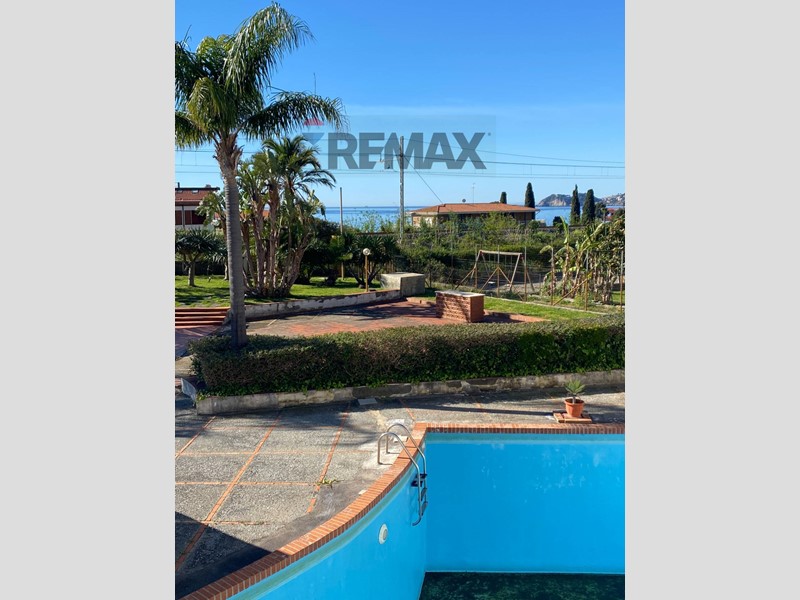 Trilocale in Vendita a Letojanni, 135'000&euro;, 60 m²