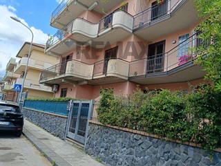 Quadrilocale in Vendita a Mascali, 106'000&euro;, 107 m²