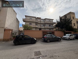 Appartamento in Vendita a Castelvetrano, 68'000&euro;, 160 m²