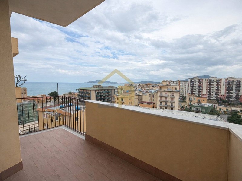 Quadrilocale in Vendita a Palermo, 88'000&euro;, 100 m²