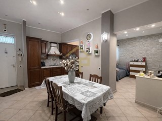 Quadrilocale in Affitto a Palermo, 680&euro;, 95 m²