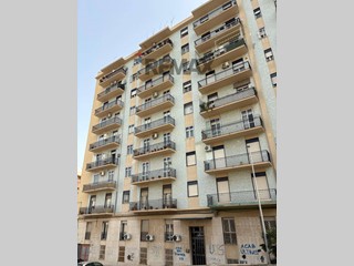Appartamento in Vendita a Siracusa, 190'000&euro;, 163 m²