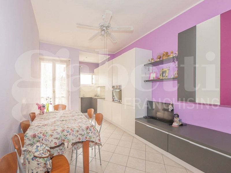 Trilocale in Vendita a Torino, 139'000&euro;, 84 m², con Box