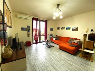 Trilocale in Vendita a Gropello Cairoli, 125'000&euro;, 87 m², con Box