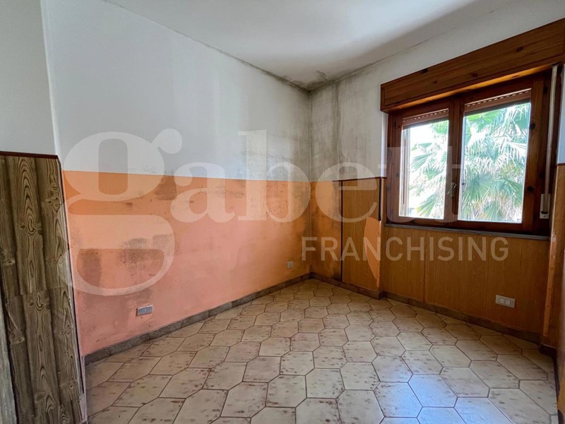 Appartamento in Vendita a Scalea, 110'000&euro;, 92 m², con Box