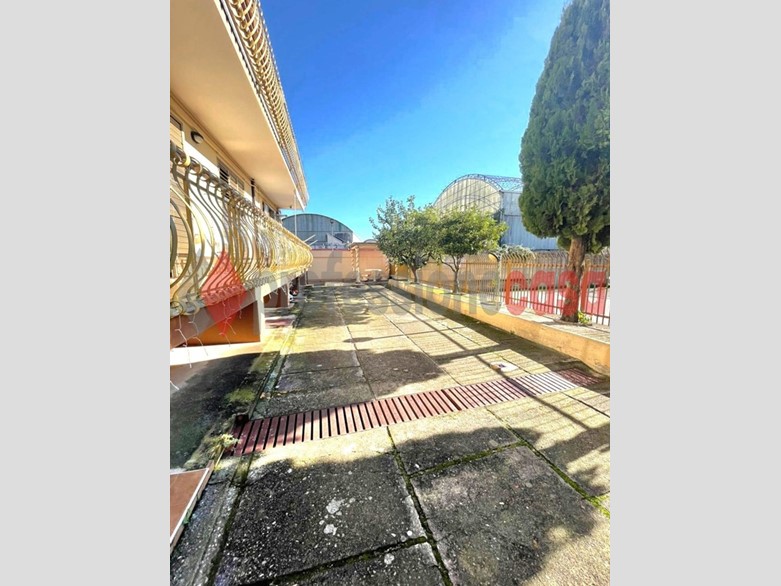 Appartamento in Vendita a Salerno, 255'000&euro;, 151 m²