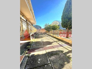 Appartamento in Vendita a Salerno, 255'000&euro;, 151 m²