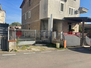 Quadrilocale in Vendita a Vitulazio, 115'000&euro;, 110 m², con Box