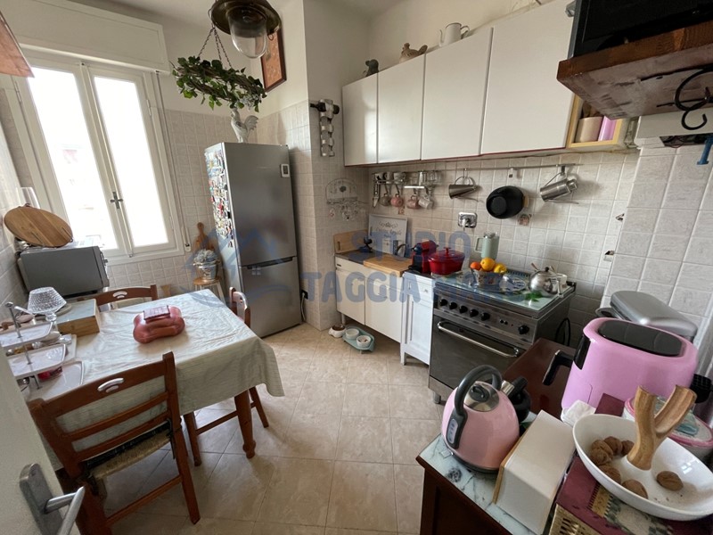Quadrilocale in Vendita a Taggia, 160'000&euro;, 75 m²