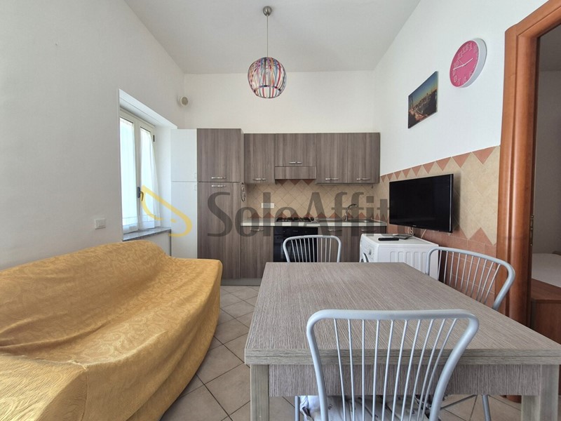 Trilocale in Affitto a Catanzaro, zona Lido Corso, 1'000&euro;, 65 m², arredato