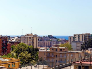 Quadrilocale in Vendita a Genova, zona San Fruttuoso, 93'000&euro;, 68 m²