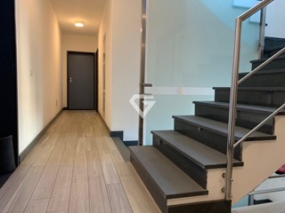 Appartamento in Vendita a Loano, 580'000&euro;, 85 m², arredato, con Box