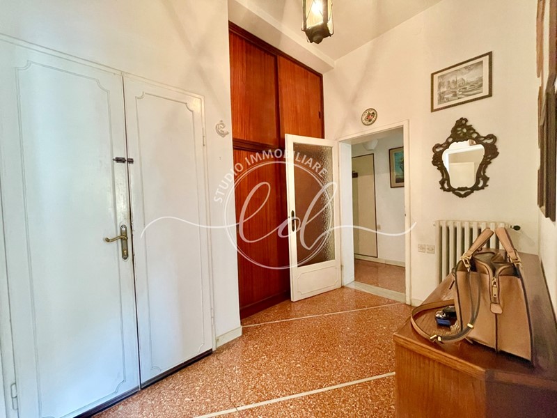 Appartamento in Affitto a Montignoso, 800&euro;, 190 m²