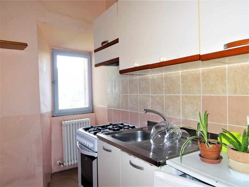 Trilocale in Vendita a Arcevia, 65'000&euro;, 85 m², arredato