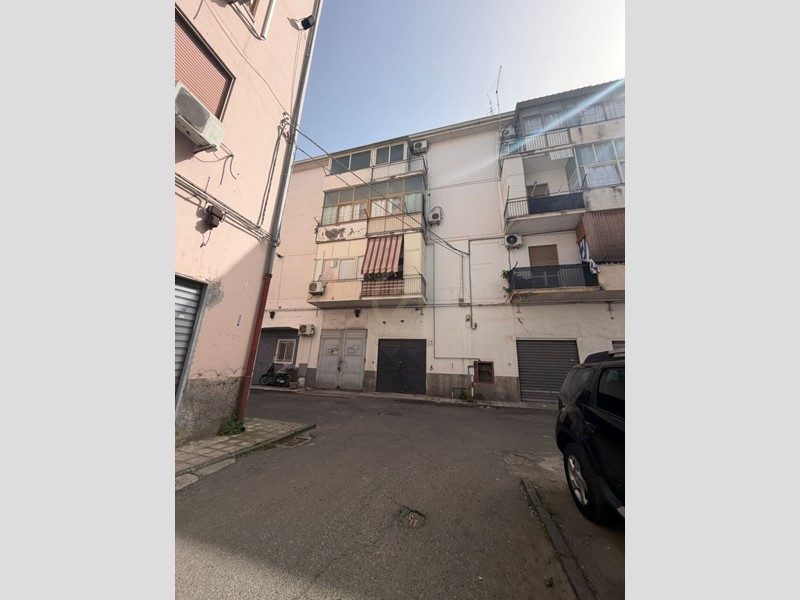 Trilocale in Vendita a Catania, zona Via Palermo, 68'000&euro;, 68 m²