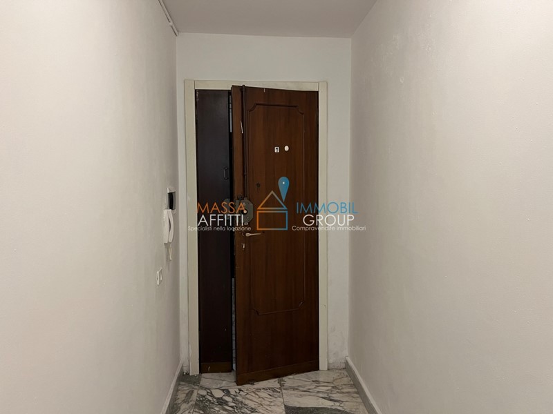 Trilocale in Vendita a Carrara, zona Marina Di Carrara, 69'000&euro;, 65 m²