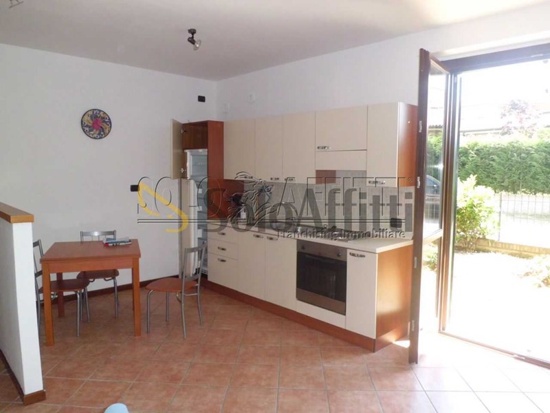 Monolocale in Affitto a Pavia, zona Ospedale, 520&euro;, 32 m², arredato, con Box