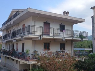 Appartamento in Vendita a Villa Santa Maria, zona Semi centro , 150'000&euro;, 205 m²