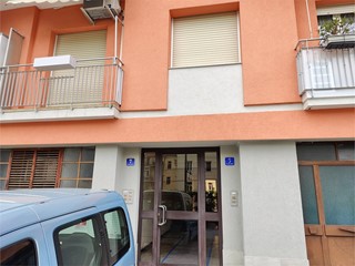 Bilocale in Vendita a Trieste, 125'000&euro;, 67 m²