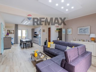 Quadrilocale in Vendita a Palermo, 149'000&euro;, 116 m²