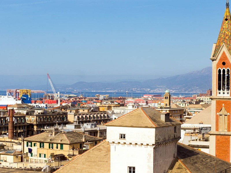 Bilocale in Vendita a Genova, 119'000&euro;, 83 m²