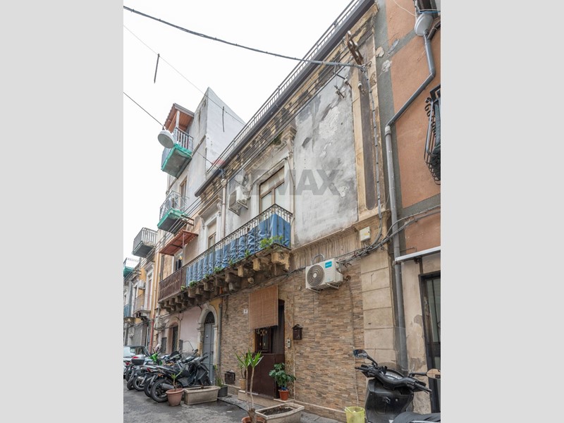 Bilocale in Vendita a Catania, 39'000&euro;, 46 m²