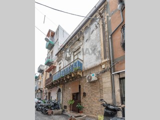 Bilocale in Vendita a Catania, 39'000&euro;, 46 m²