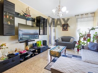 Appartamento in Vendita a Calatabiano, 75'000&euro;, 118 m²