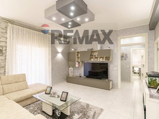 Trilocale in Vendita a Catania, 147'000&euro;, 113 m²