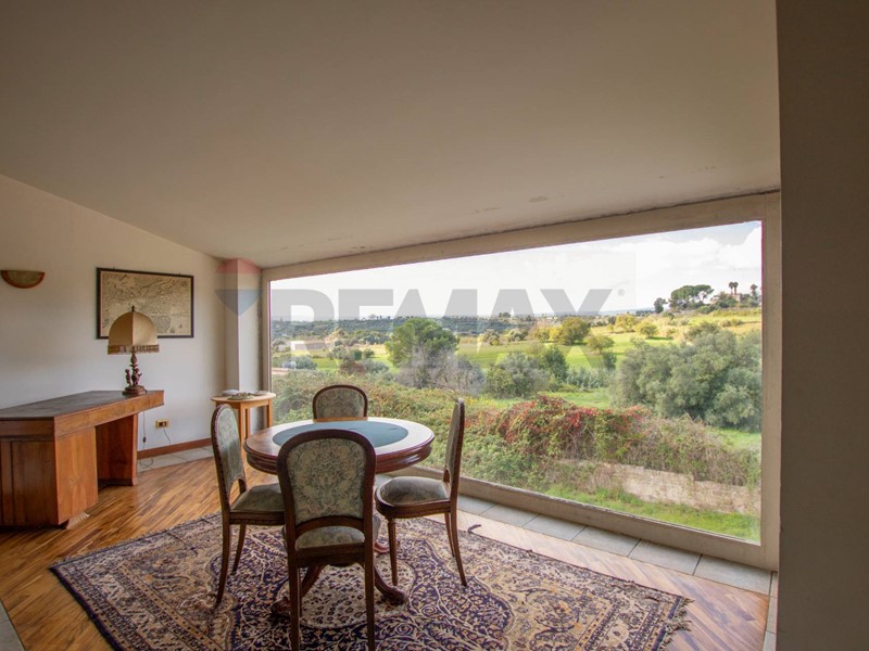 Appartamento in Vendita a Siracusa, 550'000&euro;, 450 m², con Box