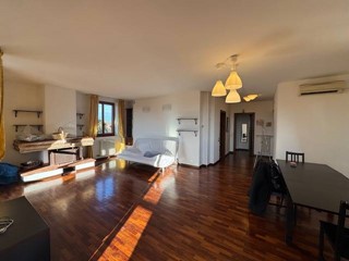Trilocale in Affitto a Pavia, 1'200&euro;, 115 m²