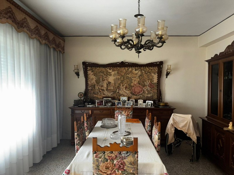 Quadrilocale in Vendita a Chieti, 88'000&euro;, 90 m²