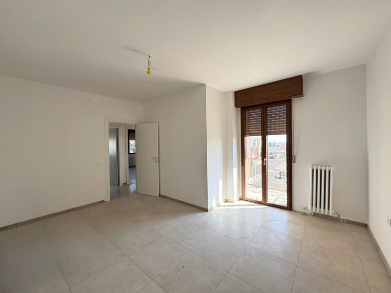 Quadrilocale in Vendita a Novi di Modena, 88'000&euro;, 105 m²