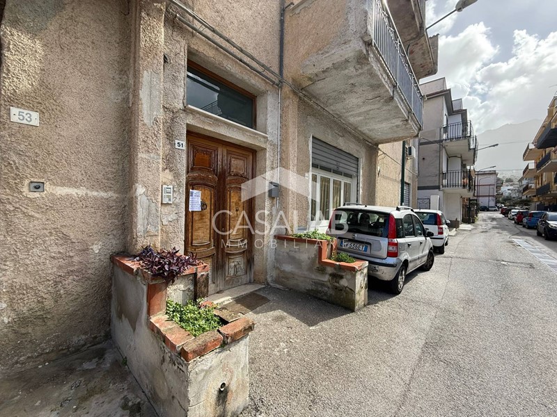 Appartamento in Vendita a Carini, 109'000&euro;, 154 m²