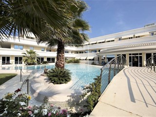 Bilocale in Vendita a Desenzano del Garda, 370'000&euro;, 90 m²