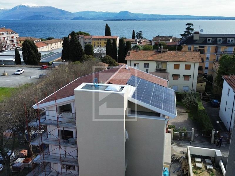 Attico in Vendita a Desenzano del Garda, 1'340'000&euro;, 173 m²