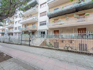 Attico in Vendita a Palermo, 299'000&euro;, 166 m²