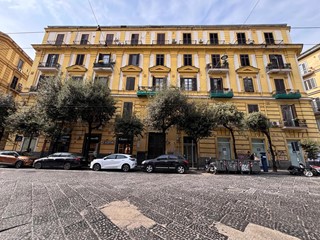 Appartamento in Vendita a Napoli, 430'000&euro;, 180 m²